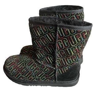 UGG unisex-Child classic ll Graphic stitch boots